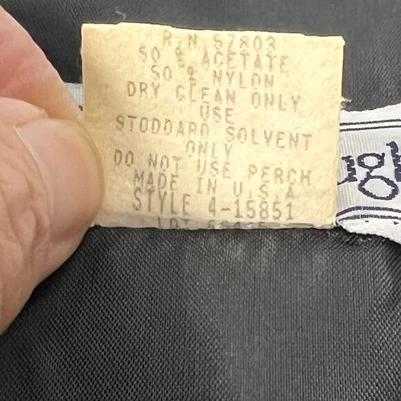 Women's Red Floral Vest - Picture 11 of 11